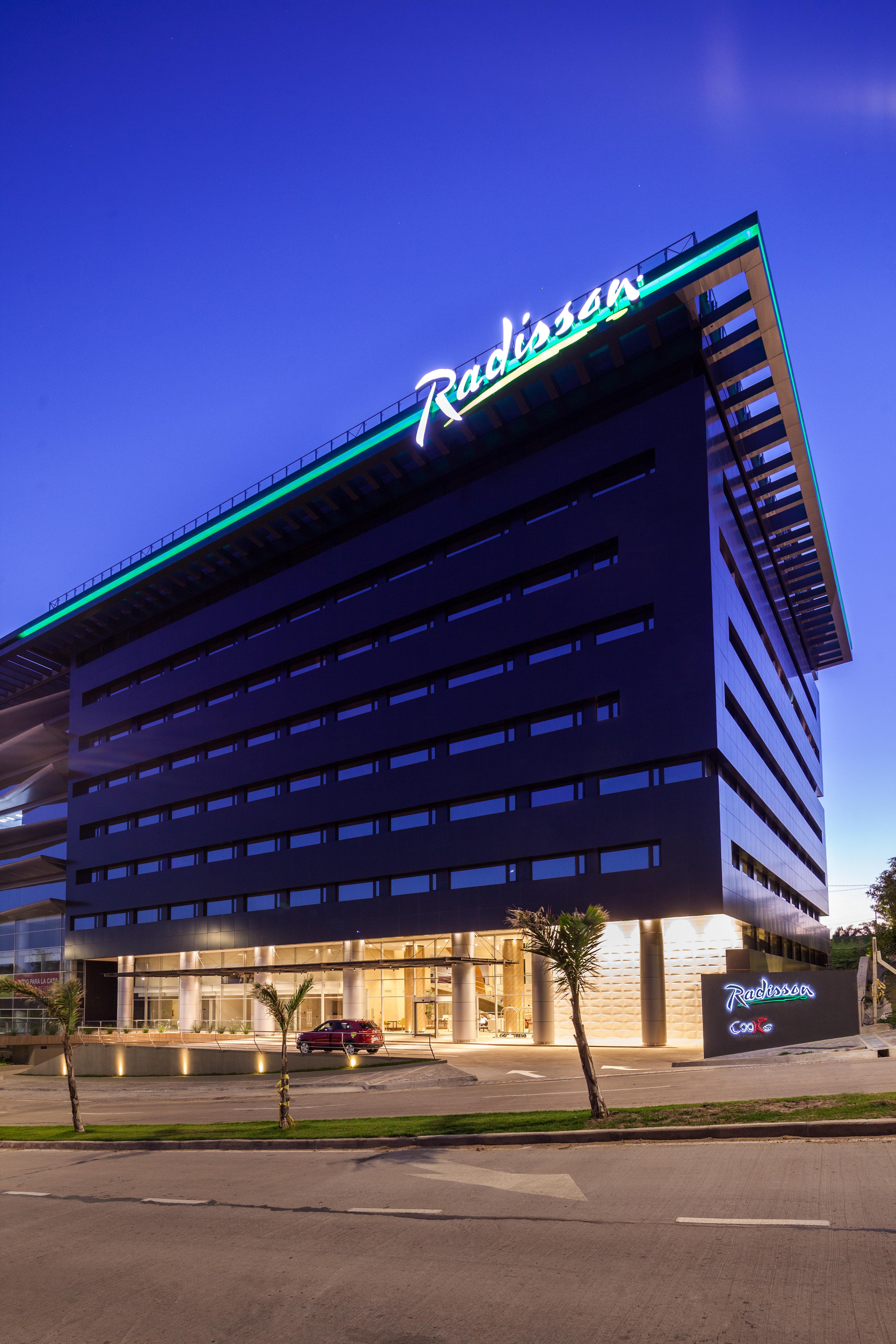 Radisson Hotel Santa Cruz Santa Cruz de La Sierra Extérieur photo